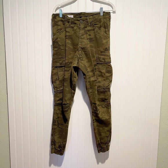 Zara Pants - Zara Camo Cargo Joggers Size 30